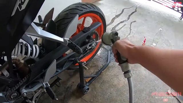 EPEKTIBONG PANGLINIS | MOTORCYCLE CHAIN CLEANER смотреть онлайн
