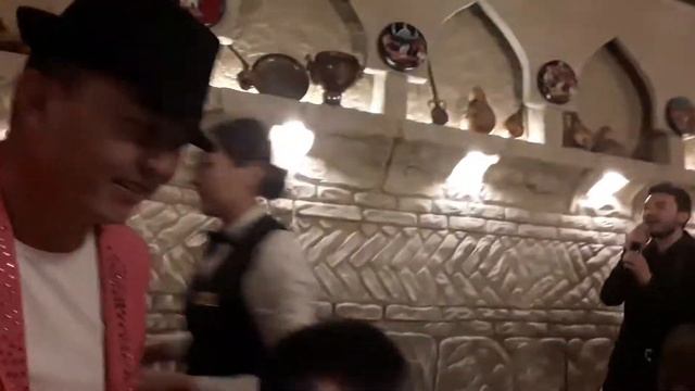 Мирлан Алыкулов жана Кенеш байке. смотреть онлайн