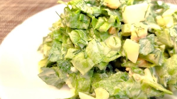Витаминный салат из зелени, яиц и огурца. Очень вкусно, а главное полезно. смотреть онлайн