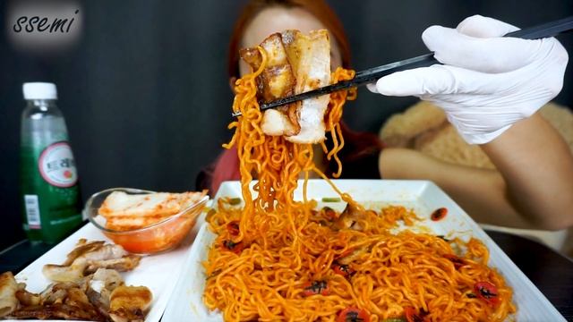 [Mukbang] 새로나온 辛라면 볶음면& 노릇노릇 대패삼겹살 먹방!😋NEW RAMYUN🔥 Shin Ramyeon Fried Noodles & Pork Belly ASMR | 쎄 смотреть онлайн