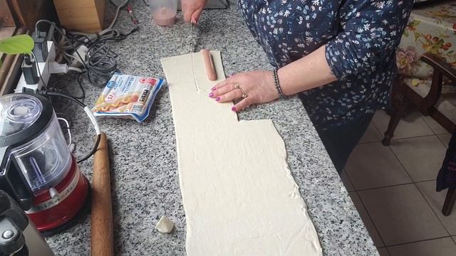 Быстрая закуска.перекус из слоенного теста смотреть онлайн