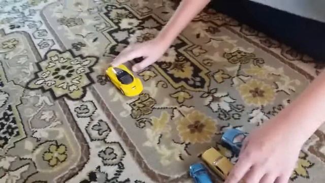 Машика супер герой спасает машину от гопников!!!!!!!! смотреть онлайн