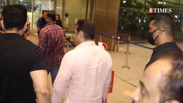 Amid death threats, Salman Khan adds a new bulletproof SUV to his fleet смотреть онлайн