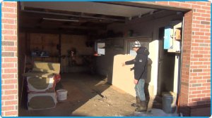 ГАРАЖ ЕСТЬ А МАШИНА НА УЛИЦЕ, ЗАКУПИЛИ СТРОЙ МАТЕРИАЛЫ ДЛЯ РЕМОНТА, СПАСАЕМ КОРОВУ