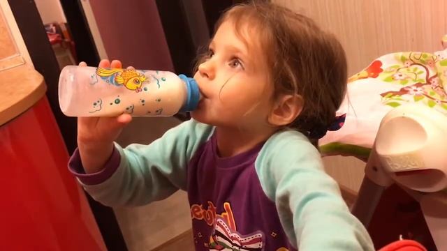 У Миланы соска, у Веронички соска, теперь и у Алисы 3.11г смотреть онлайн