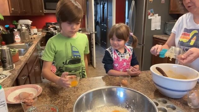 Vlogmas/Not Vlogmas Dolly Parton Cake! Upload started Dec 20, 2022!!! смотреть онлайн