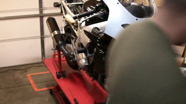 9toenelson Ep 04: How to Remove Motorcycle Fairings смотреть онлайн