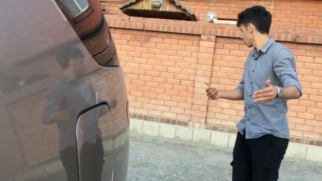 Когда друг решил помочь смотреть онлайн