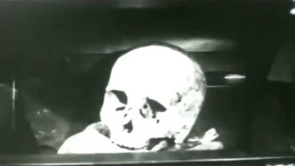 Queen ft. David Bowie - Under Pressure Official Music Video