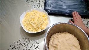 Хачапури с сыром Сулугуни