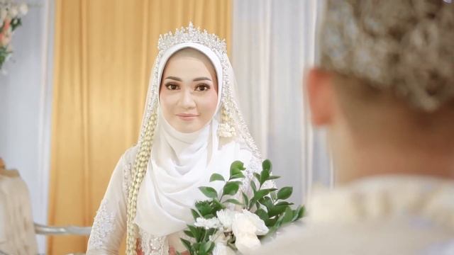 SONY A6000 + 35mm OSS Lens WEDDING CINEMATIC || SYARIF & NOVELLA смотреть онлайн