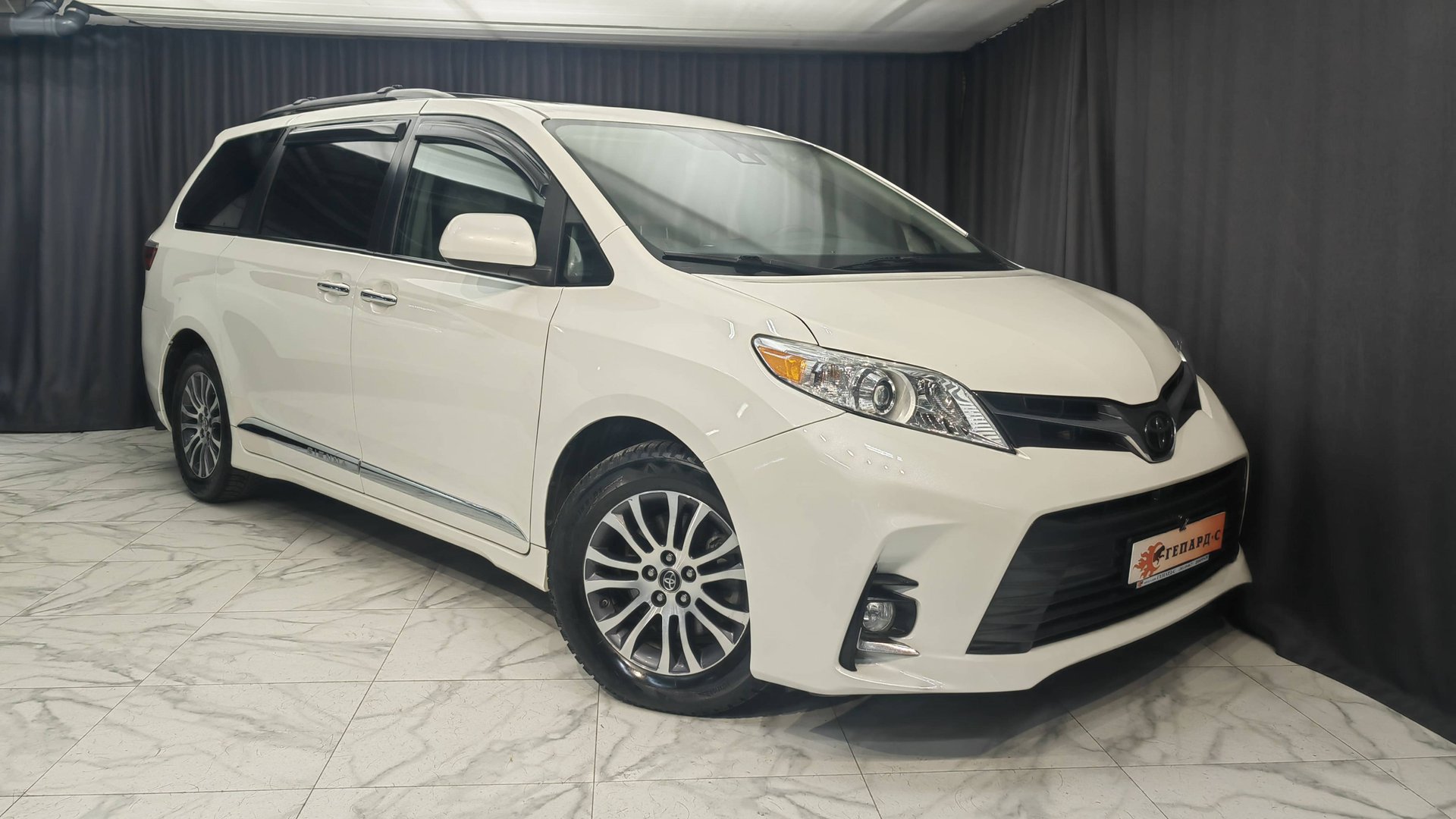 Обзор Toyota Sienna 2018 года смотреть онлайн