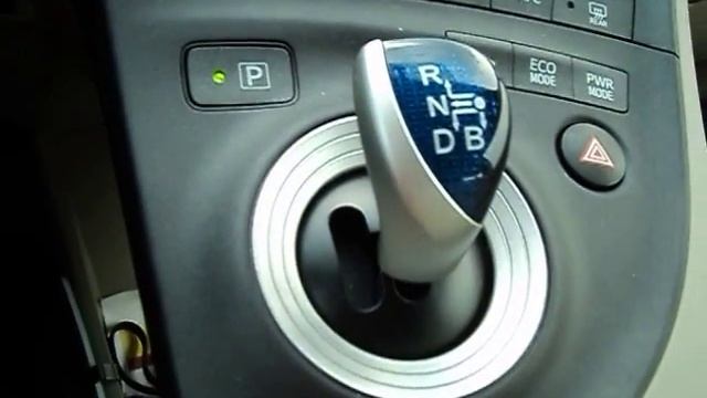 2011 Toyota Prius Start Up, Short Tour, and Engine смотреть онлайн