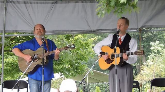 Eric Lambert & Chris Walz– "East Virginia Blues" – Fox Valley Folk Festival, Geneva, IL, 9/4/16 смотреть онлайн