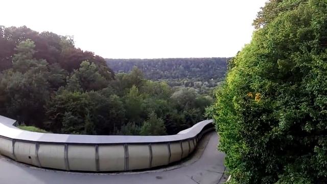 Санно-бобслейная трасса в Сигулде. Kamaninu trase Siguldā. Luge way in Sigulda. смотреть онлайн