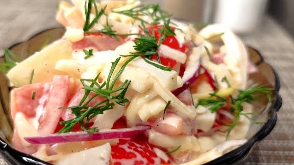 Салат с кальмарами очень простой и вкусный рецепт. смотреть онлайн