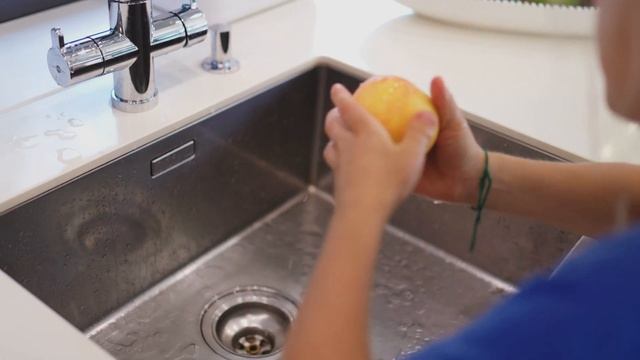 HYPRO WATER - Pure drinking water for the whole family смотреть онлайн