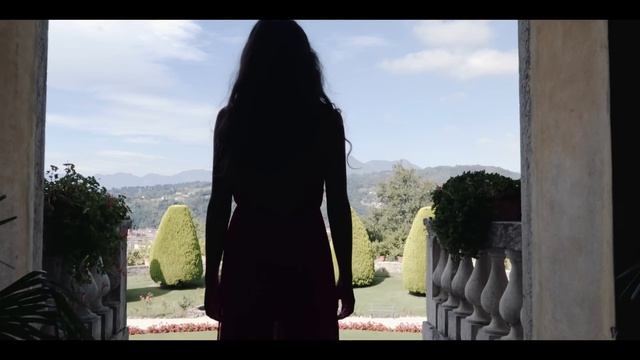 Roberto Jonata - Red Shape (Official Video) смотреть онлайн