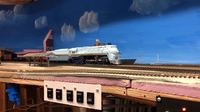 Broadway Limited (BLI) Santa Fe Blue Goose 4-6-4 Unboxing and Review смотреть онлайн