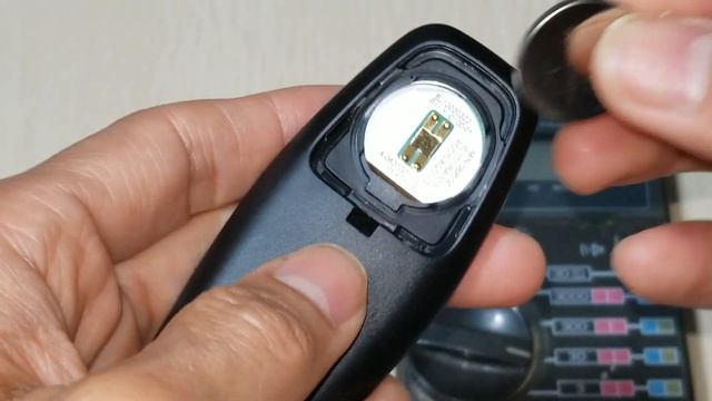 How To Change LUCID Air Pure Grand Dream Sapphire Touring Platinum Key Fob Battery смотреть онлайн