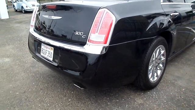 2013 Chrysler 300C Black on Black смотреть онлайн