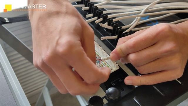 Монтаж UTP кабеля в патч-панель LAN-PPL24U5E смотреть онлайн