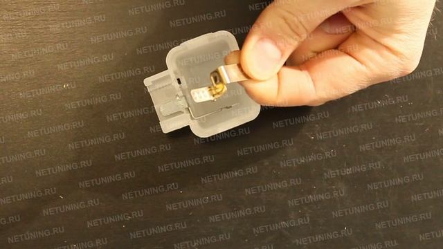 Установка лампы в светильник багажника Mitsubishi Lancer X смотреть онлайн