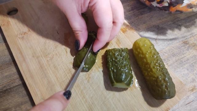 Винегрет классический с огурцами, квашеной капустой и горошком смотреть онлайн