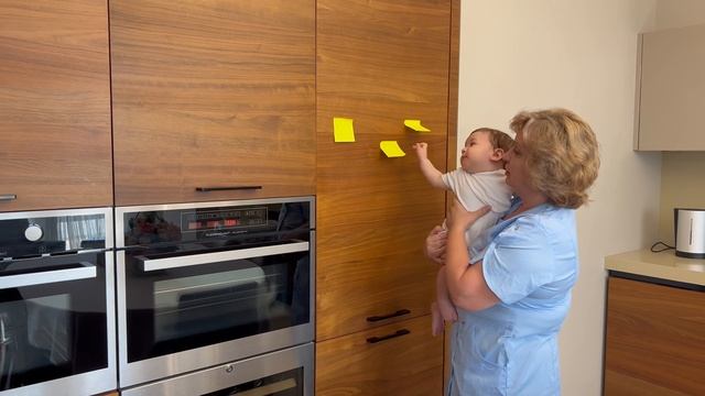 Активность рук, когда носим малыша смотреть онлайн