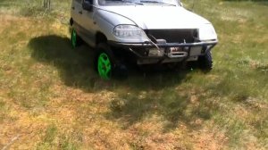 Шевроле нива по болоту