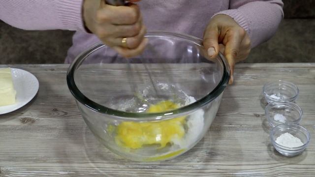 ვაშლის პეროგი, რომელიც პირში დნება