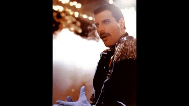Freddie Mercury - Living on my own BETTER VERSION смотреть онлайн