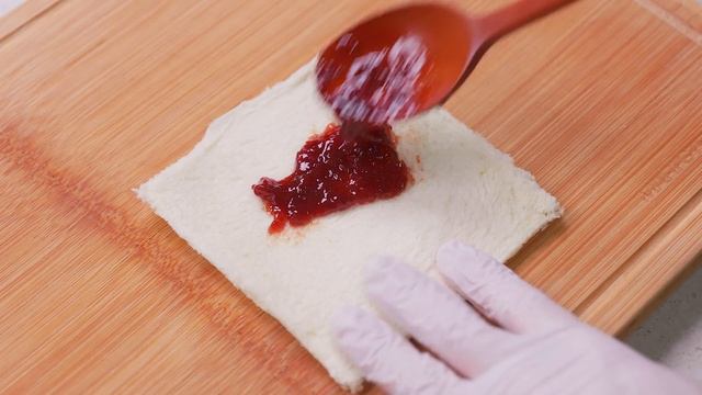 맛있는 소시지 식빵 롤 만들기 : Sausage Bread Roll смотреть онлайн