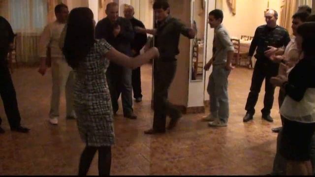 Армяне зажигают лезгинку. Lezginka Armenian part 2 смотреть онлайн