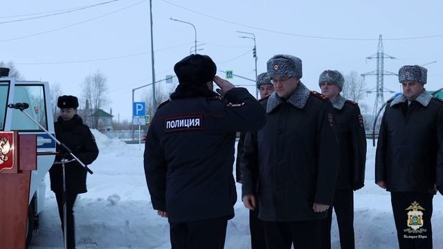 В Югре сотрудники территориальных подразделений полиции получили 50 новых служебных автомобилей смотреть онлайн