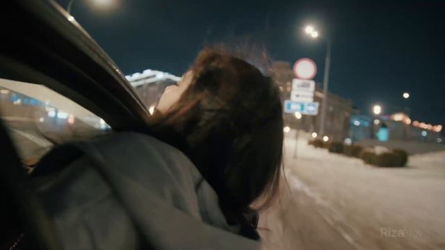 Yasmeen - Flashing Lights смотреть онлайн