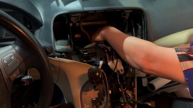 Instalacion Radio Venza 2011 смотреть онлайн