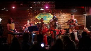 "Старая песня". Слова и музыка - Руслан Корсо. Исполняет группа "Jazz Tropic Band".