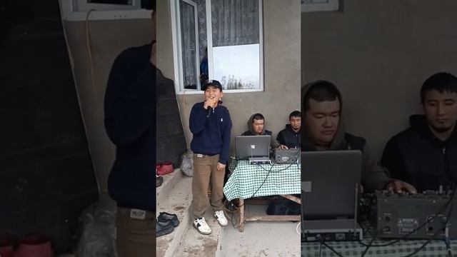 Бул бала Сыймык Бейшекеев агабыздан ашып ырдаптыр көрүңүздөр ( Байел Орозматов ) смотреть онлайн