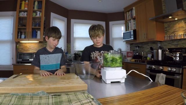 Cole's Kitchen makes Lasagna. смотреть онлайн