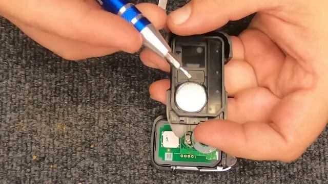 How to replace a 2016 Chevrolet Tahoe 4 Button Smart Key Remote Battery смотреть онлайн