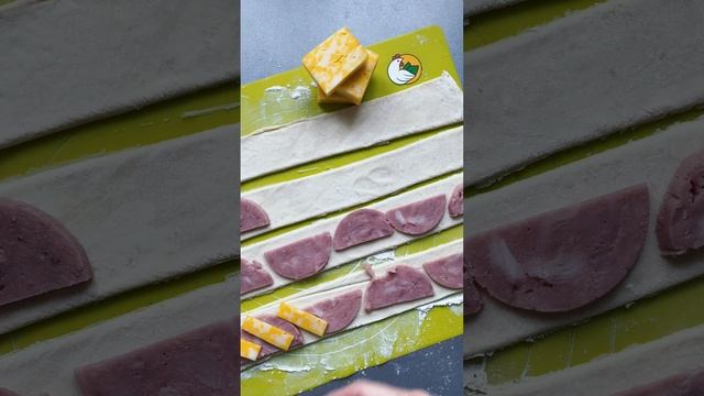 Слоеные улитки с ветчиной смотреть онлайн