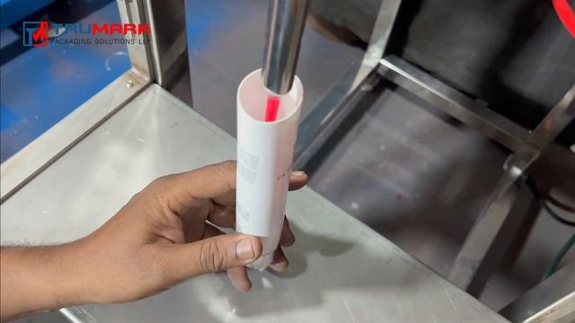 FACEWASH TUBE FILLING MACHINE- PISTON FILLER смотреть онлайн