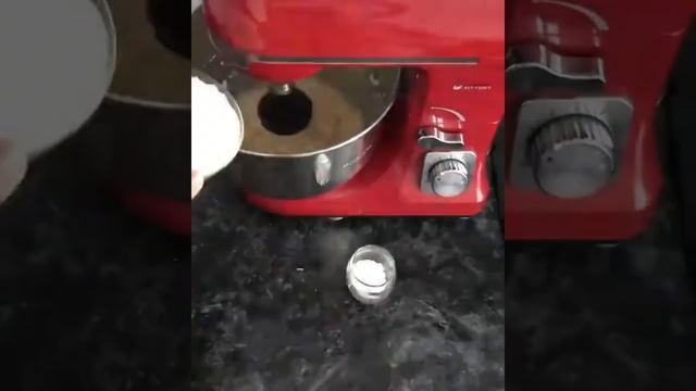 Домашний кекс с черной смородиной и кремом смотреть онлайн