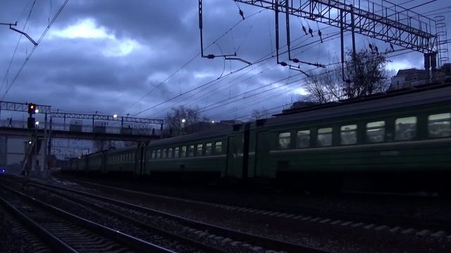 Электропоезда ЭД4М-0343 и ЭД4М-0358 смотреть онлайн
