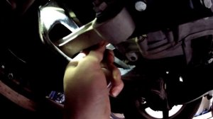 VW Polo sedan / проверка уровня масла в МКПП