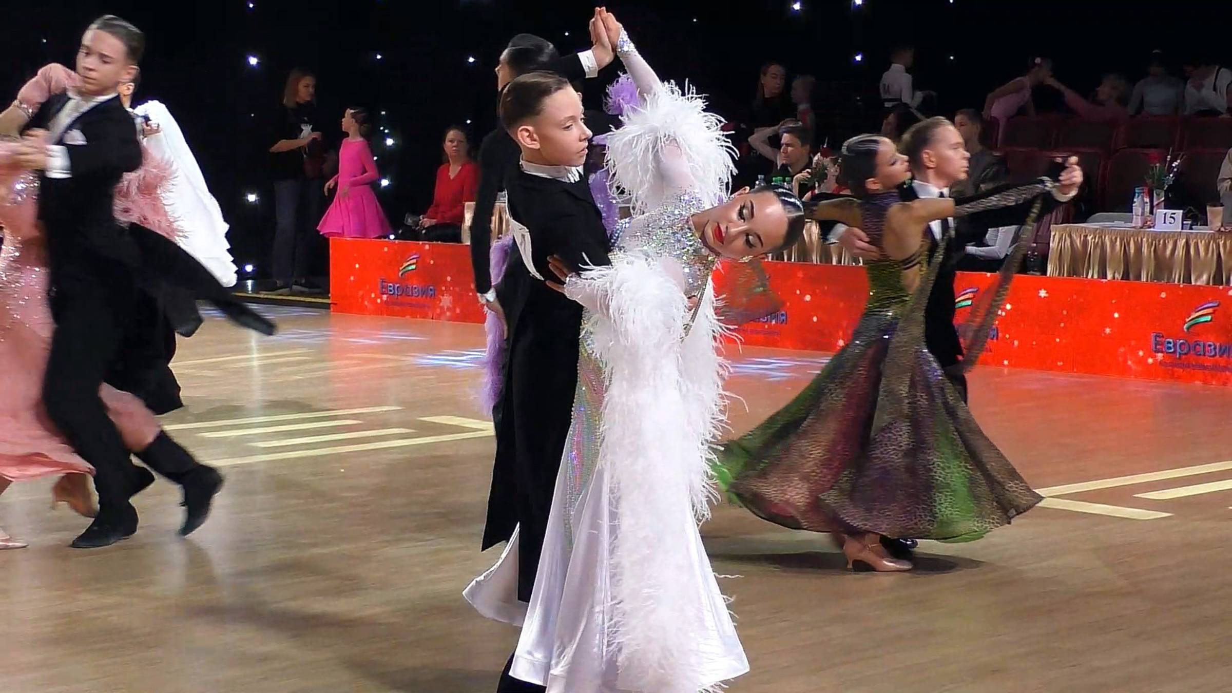 Юниоры-2 St (Open) 1/2: вальс, танго, венский вальс, фокстрот, квикстеп. Belarus Open Cup 2024 смотреть онлайн