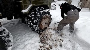 Сравниваем Газ-66 на арочных и штатных колесах в глубоком снегу!