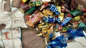 Обзор и распаковка новогоднего подарка с работы.