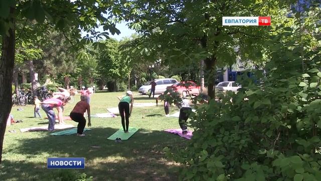 Услышать внутренне «я» евпаторийцам помогла «Вело-йога» смотреть онлайн